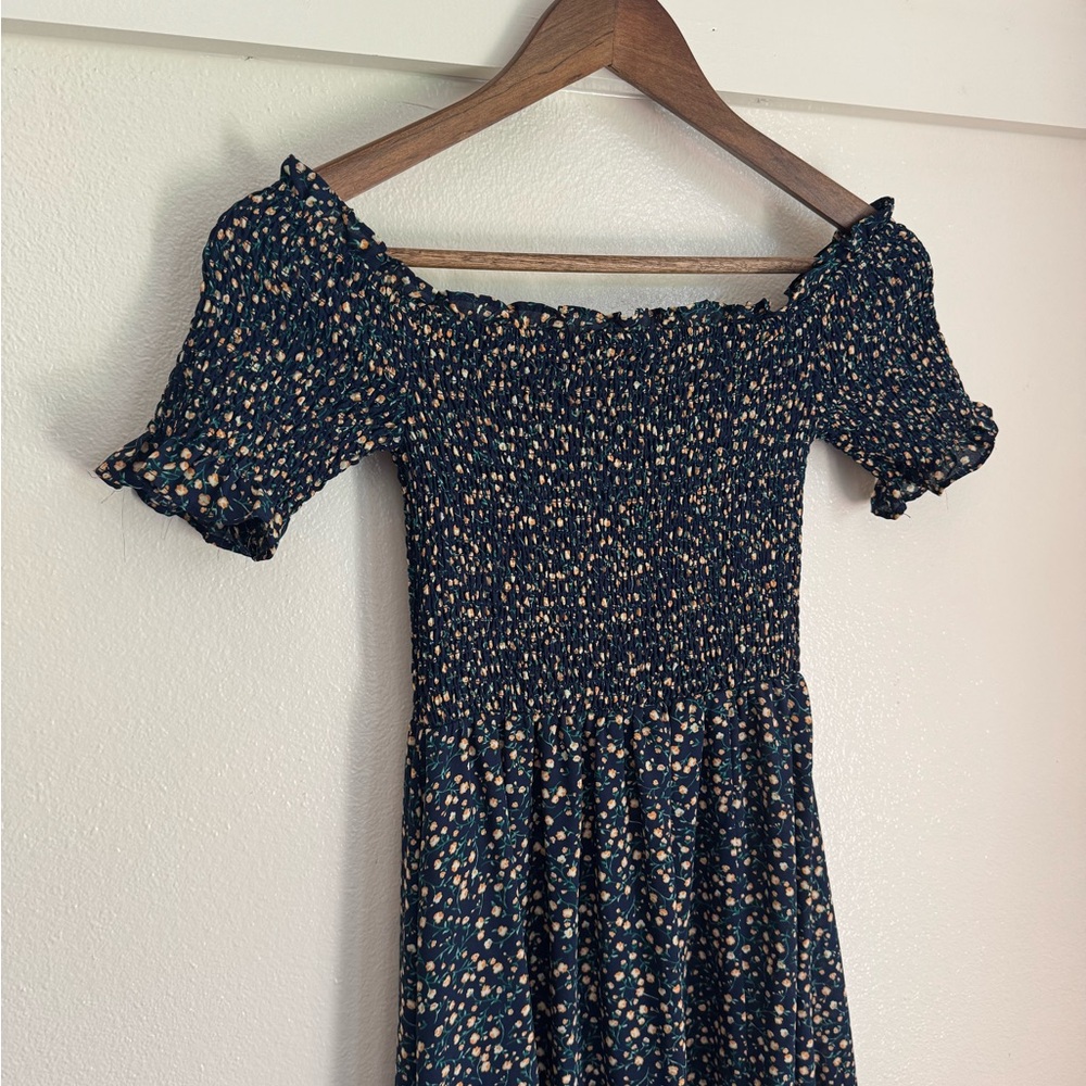 mi Ami Women’s S Navy Floral Off-Shoulder Smocked Maxi Dress - Picture 3 of 8